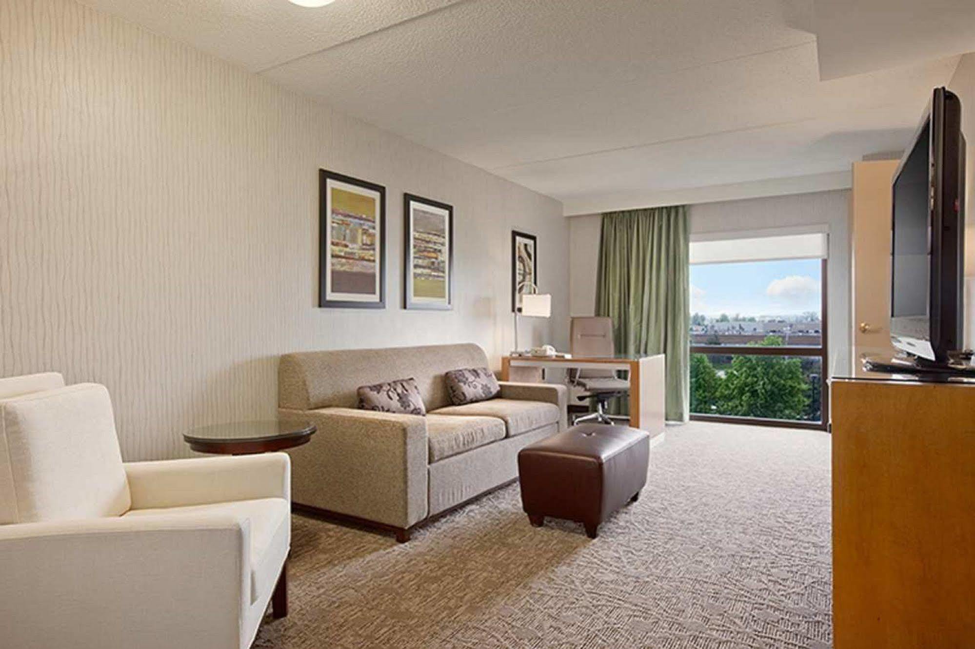 Embassy Suites By Hilton Auburn Hills Rum bild